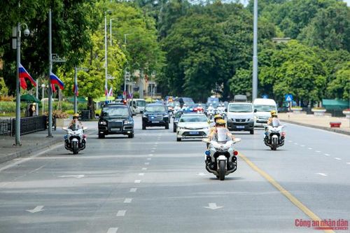 Siêu mô tô của Công an Hà Nội tập luyện đón dẫn khách quốc tế