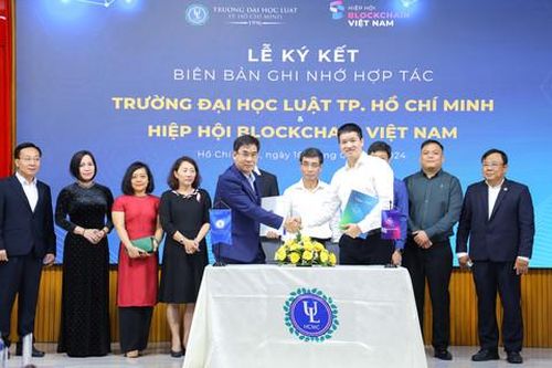 Ứng dụng AI và Blockchain trong ngành luật