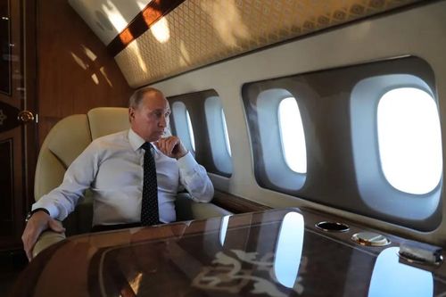 'Điện Kremlin bay' - Chuyên cơ chở Tổng thống Putin có gì đặc biệt?