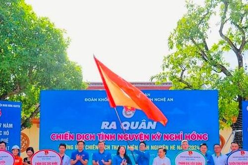 Nghệ An: Ra quân Ngày cao điểm Chiến dịch tình nguyện Kỳ nghỉ hồng năm 2024