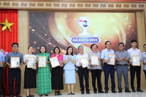 Phóng viên Báo Đại Đoàn Kết đạt giải báo chí Huỳnh Thúc Kháng