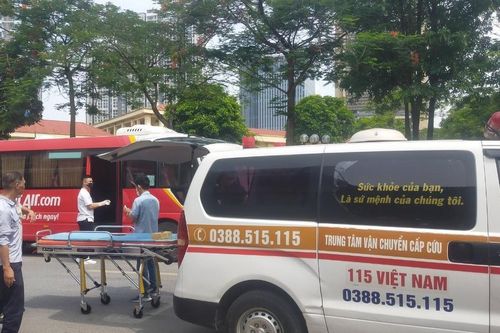 Phát hiện người đàn ông tử vong trong ô tô tại Hà Nội