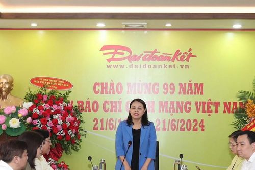 Gìn giữ và phát huy 'tâm sáng, lòng trong, bút sắc'