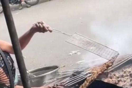 Vụ quán bún chả bị tố 'rửa thịt' bằng nước than: Xử phạt chủ quán 3,5 triệu đồng