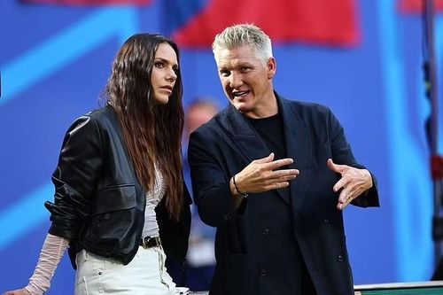 Schweinsteiger bị bạn gái Ronaldo làm phân tâm