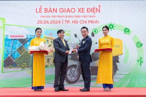 Honda Việt Nam và Bưu điện Việt Nam hợp tác sử dụng xe điện giao hàng