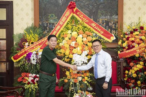 Nhiều cơ quan, đơn vị thăm và chúc mừng Báo Nhân Dân nhân ngày 21/6