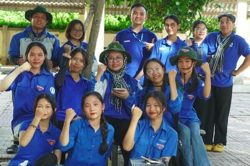 'Màu áo xanh' tình nguyện trên đảo Phú Quý