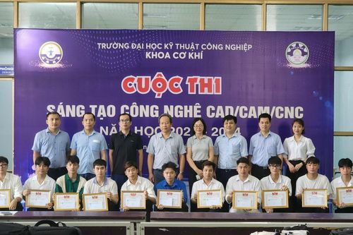300 thí sinh tranh tài tại cuộc thi sáng tạo công nghệ