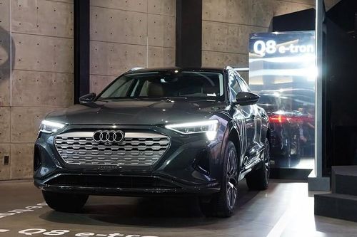 Audi Q8 e-tron chính thức ra mắt khách hàng Việt, giá khởi điểm 3,8 tỷ đồng