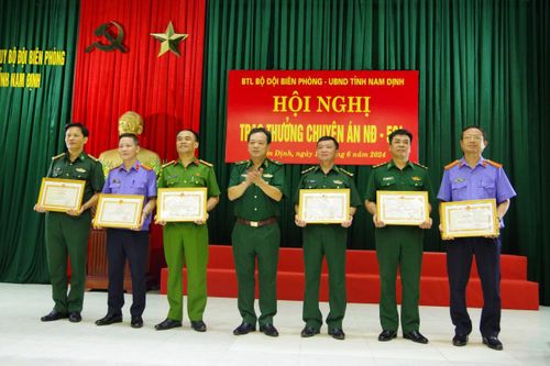 Trao thưởng thành tích phá chuyên án NĐ-524