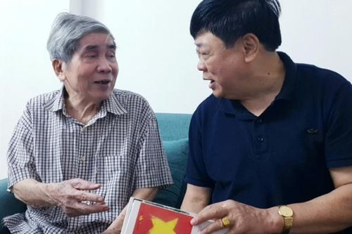 GS. NGND Hà Minh Đức với hồi ký về một thế hệ vàng các nhà báo Việt Nam
