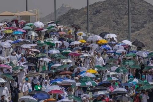 Gần một ngàn người chết vì nắng nóng ở thánh địa Mecca