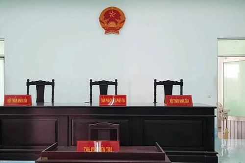 Tòa án Cần Thơ kiến nghị khởi tố một luật sư