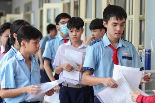 Điểm chuẩn lớp 10 TPHCM giảm sâu, có thể tới 3 điểm