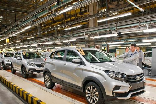 Công nghiệp ô tô Nga hồi sinh mạnh mẽ dù bị phương Tây cấm vận