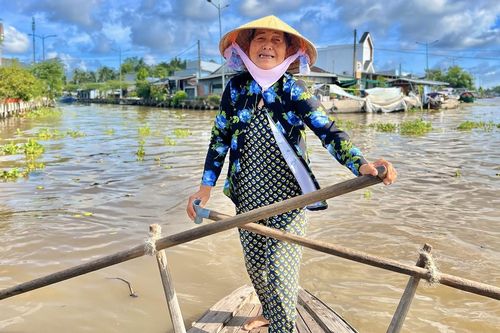 Buồn vui bên dòng Quản Lộ - Phụng Hiệp