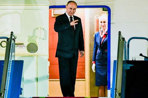 Tổng thống Putin rời Hà Nội về nước