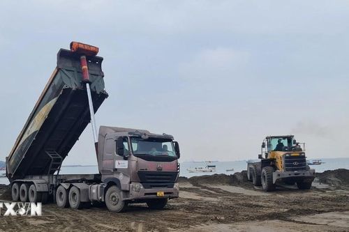Thanh Hóa: Phạt tù 7 đối tượng chống người thi hành công vụ tại Cảng Long Sơn