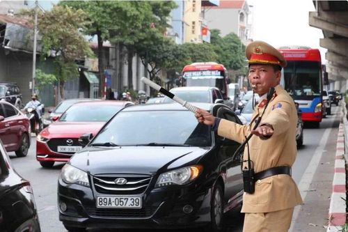 Hà Nội: Hơn 23 tỷ đồng xử phạt vi phạm an toàn giao thông, vệ sinh môi trường