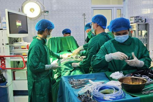 Trung tâm y tế huyện vùng cao thực hiện thành công kỹ thuật mổ nội soi