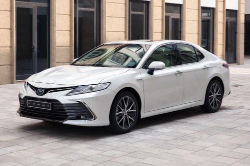 Doanh số Toyota Camry cao hơn tổng lượng xe của các đối thủ