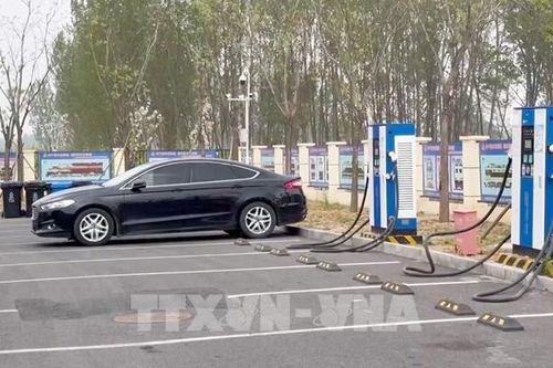 Trung Quốc xây dựng hệ thống trạm sạc xe điện lớn nhất thế giới