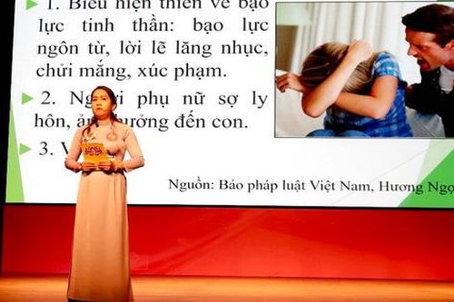 Bạo lực gia đình để lại vết thương lòng khó phai