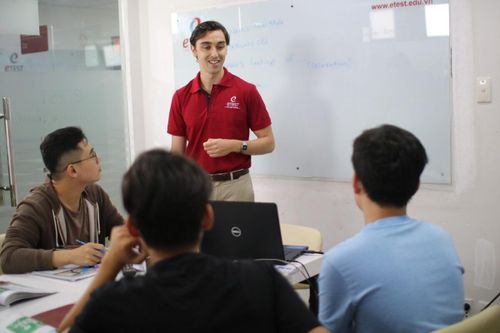 Khóa học luyện thi IELTS toàn diện với giáo trình chuẩn Cambridge tại Anh Ngữ du học ETEST