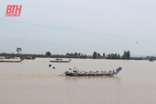 Đặc sắc lễ hội cầu ngư - bơi trải TP Sầm Sơn 2024