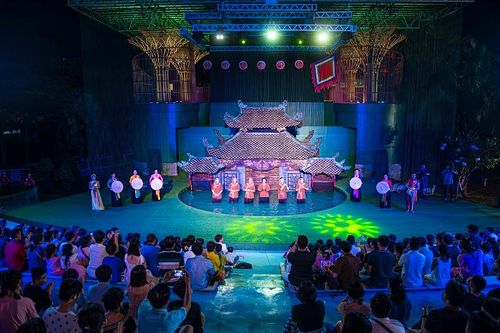 Vì sao du khách thích show Rối Việt tại Da Nang Downtown?