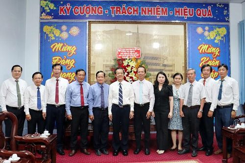 Bí thư Tỉnh ủy An Giang Lê Hồng Quang thăm, chúc mừng Đài Phát thanh - Truyền hình An Giang nhân Ngày Báo chí Cách mạng Việt Nam