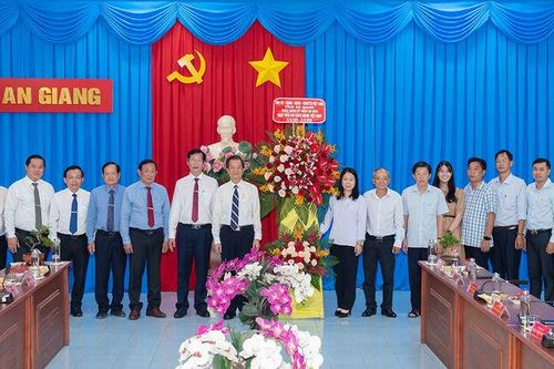 Bí thư Tỉnh ủy An Giang Lê Hồng Quang thăm, chúc mừng Báo An Giang nhân Ngày Báo chí Cách mạng Việt Nam
