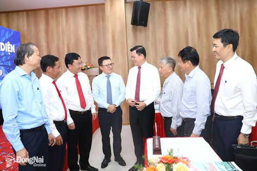 Báo chí là cầu nối đặc biệt giữa Đảng, chính quyền và Nhân dân