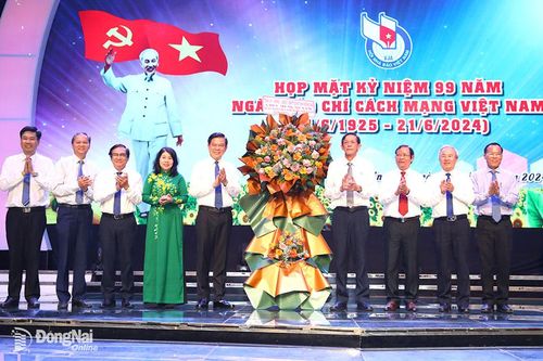 Họp mặt kỷ niệm 99 năm Ngày Báo chí cách mạng Việt Nam và trao giải Ngòi Viết Vàng 2024