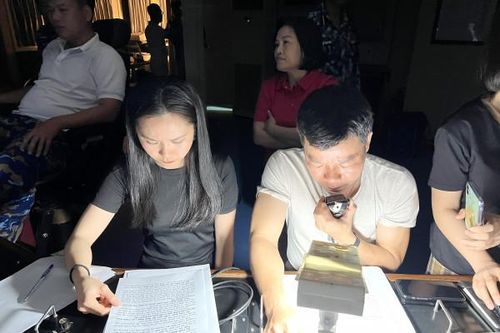 Đây là bản tin trên tàu 571…