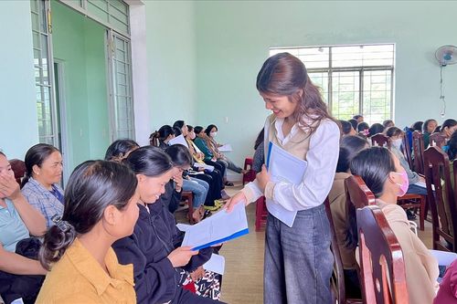 Người có uy tín chung tay thúc đẩy bình đẳng giới ở vùng DTTS