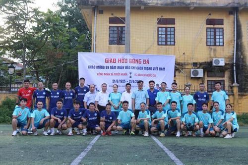 Giao lưu bóng đá giữa Công đoàn xã Tuyết Nghĩa và CLB Báo chí Quốc Oai