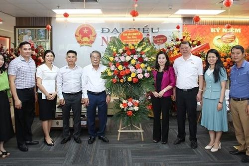 Lãnh đạo Đảng, Nhà nước và các bộ, ngành, địa phương chúc mừng Báo Đại biểu Nhân dân