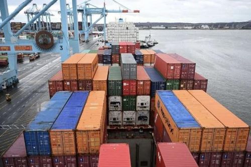 Giá cước vận tải biển lại tăng vọt