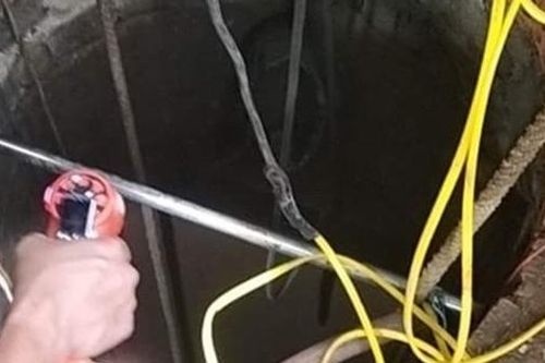 Giải cứu thành công người đàn ông bị thương dưới giếng sâu 30m