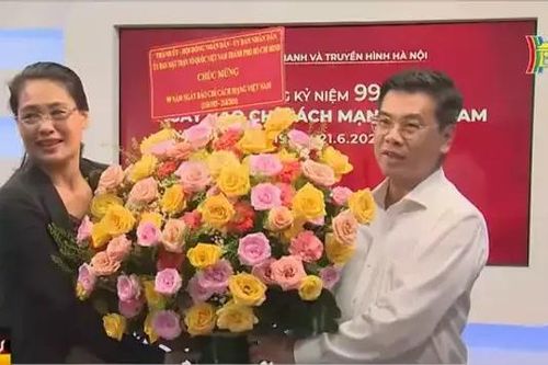 Lãnh đạo TP.HCM chúc mừng Văn phòng Đại diện Đài Hà Nội