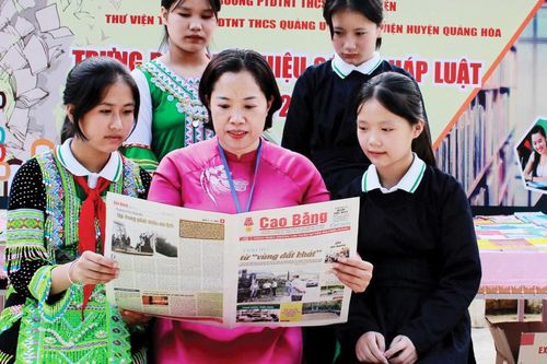 Cô giáo có nhiều sáng kiến trong giảng dạy
