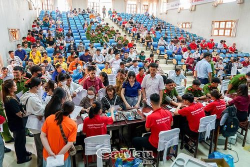 Kết nối dòng máu Việt