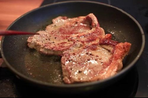 Cách làm thịt nướng bằng chảo chống dính đơn giản