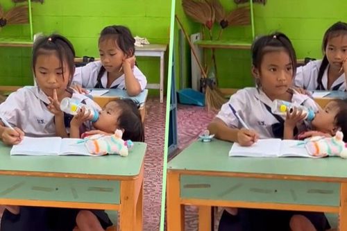 Clip nữ sinh 10 tuổi cho em bé bú bình sữa trong lớp học gây sốt mạng