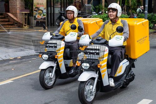Bưu điện Việt Nam mở rộng mô hình bưu tá giao hàng bằng xe điện