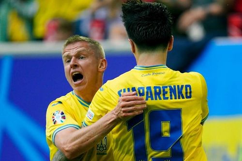 Ukraine thắng ngược Slovakia, đẩy Bỉ xuống bét bảng