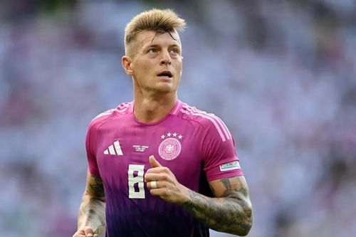 Bí ẩn đôi giày cũ 11 năm của Toni Kroos