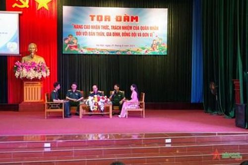 Trường Cao đẳng Hậu cần 1: Tọa đàm 'Nâng cao nhận thức, trách nhiệm của quân nhân đối với bản thân, gia đình, đồng đội và đơn vị'